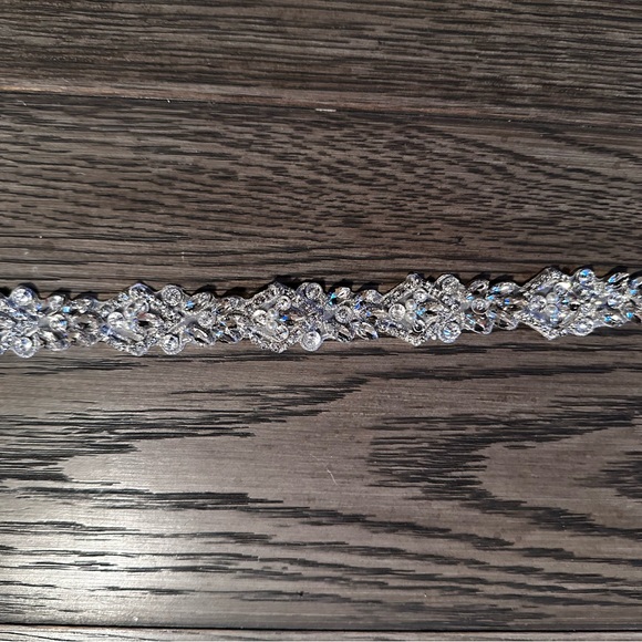 Elegant White Lace Dress - Picture 8 of 8